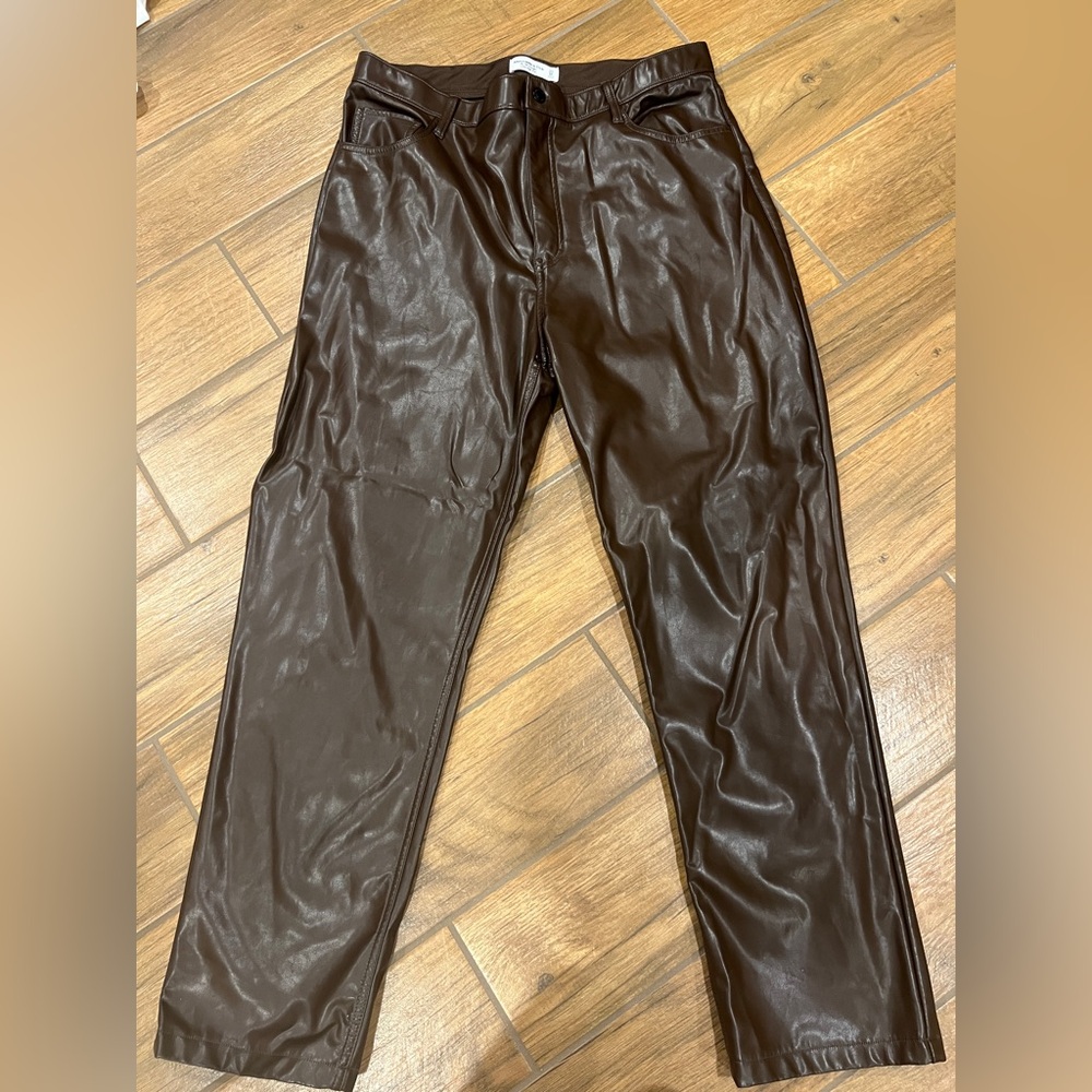Abercrombie & Fitch 90’s Straight Ultra High Rise Curve Love Brown Faux Leather